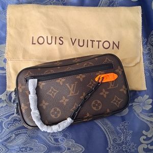 Louis Vuitton Pochette Volga